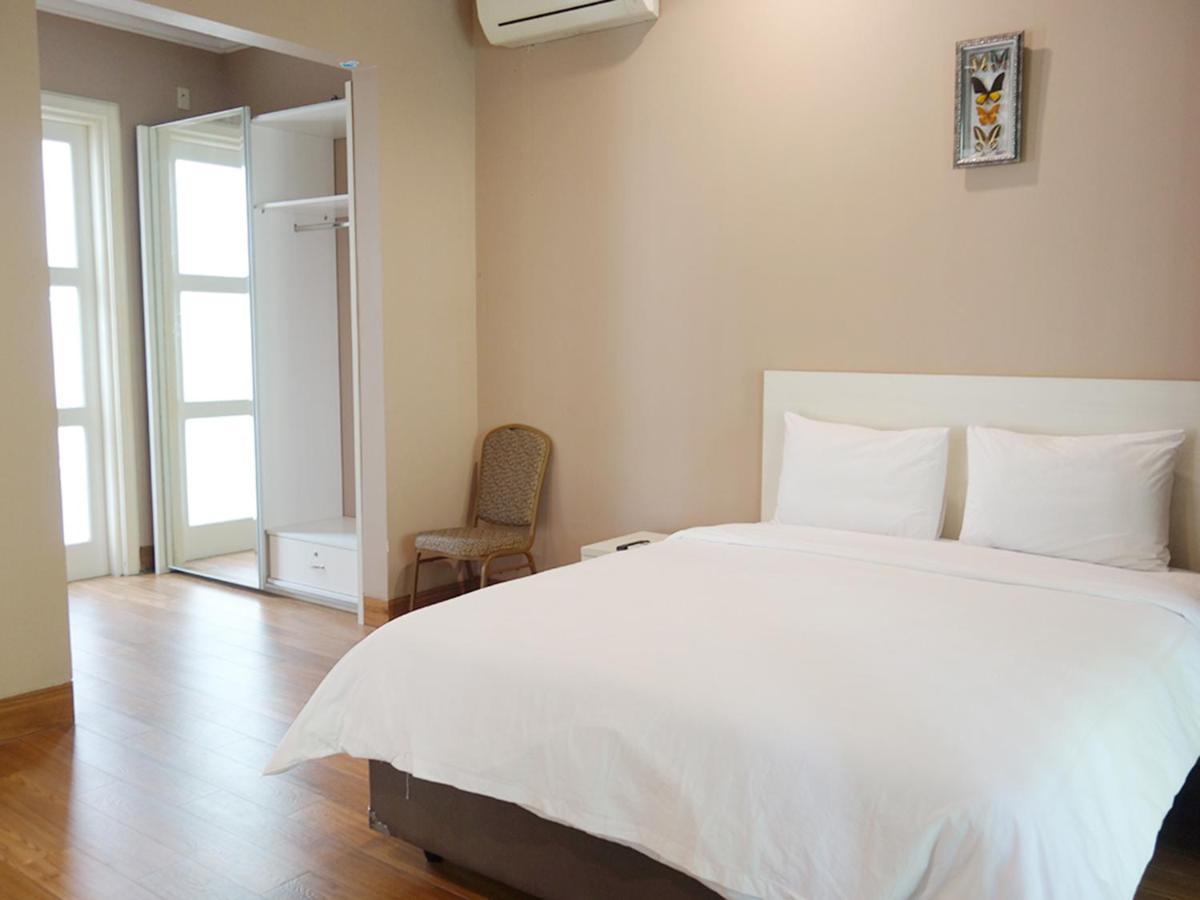 Saffron Suites Syariah Jakarta Buitenkant foto